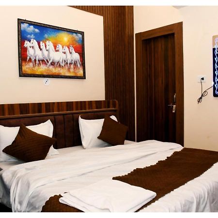 Tirupati Balaji Inn Bageshwar Dham Basari Экстерьер фото