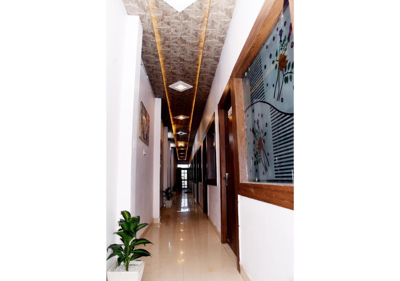 Tirupati Balaji Inn Bageshwar Dham Basari Экстерьер фото