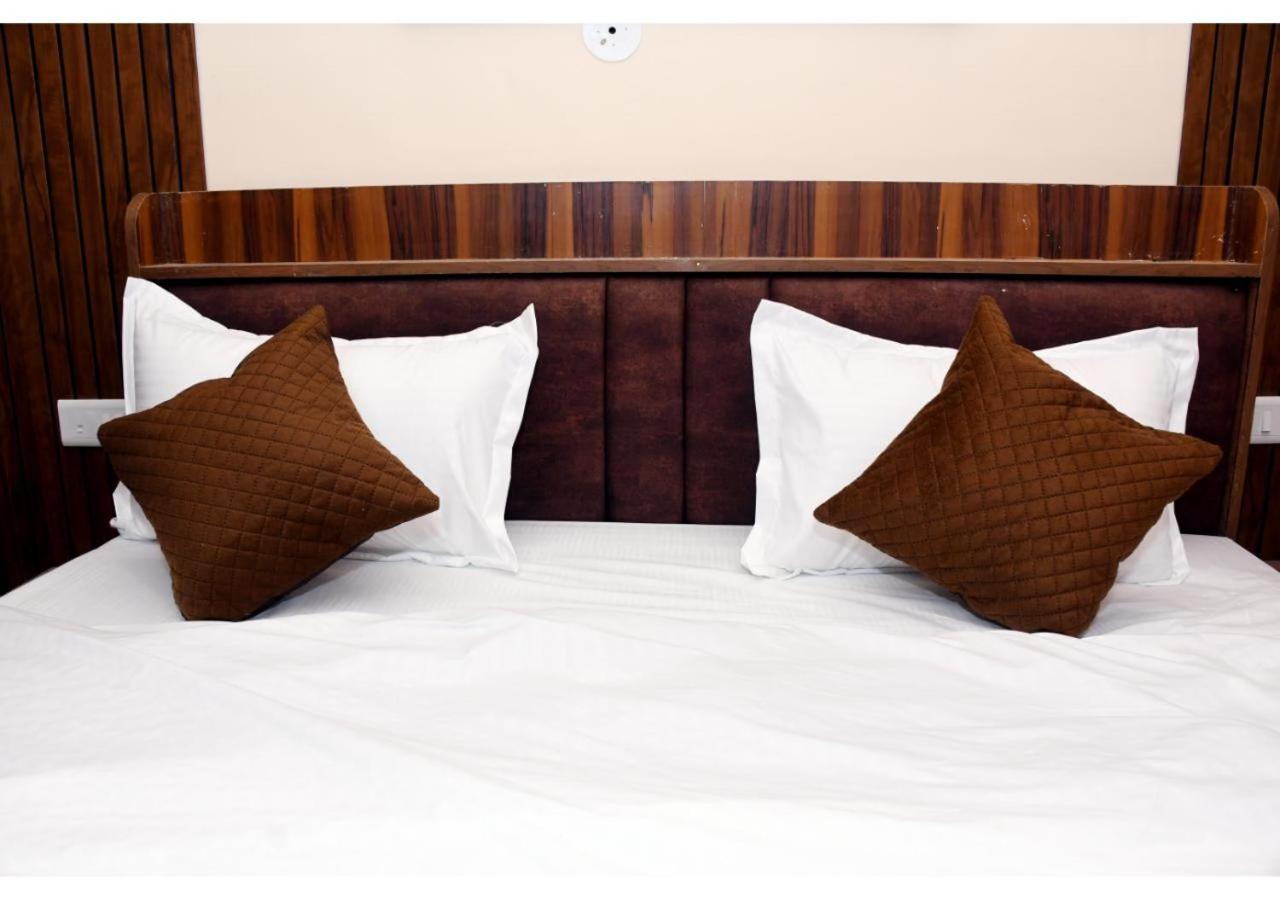 Tirupati Balaji Inn Bageshwar Dham Basari Экстерьер фото