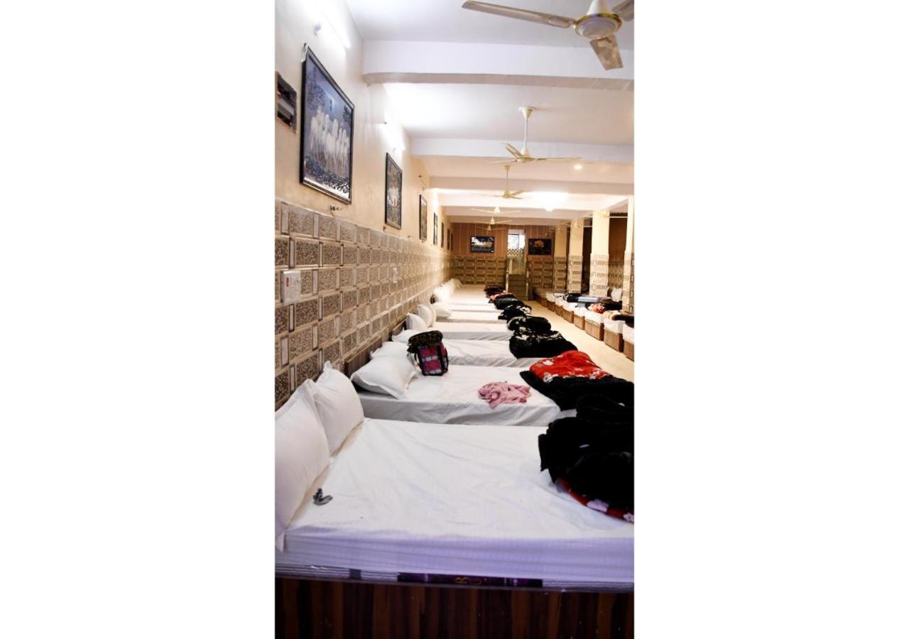 Tirupati Balaji Inn Bageshwar Dham Basari Экстерьер фото