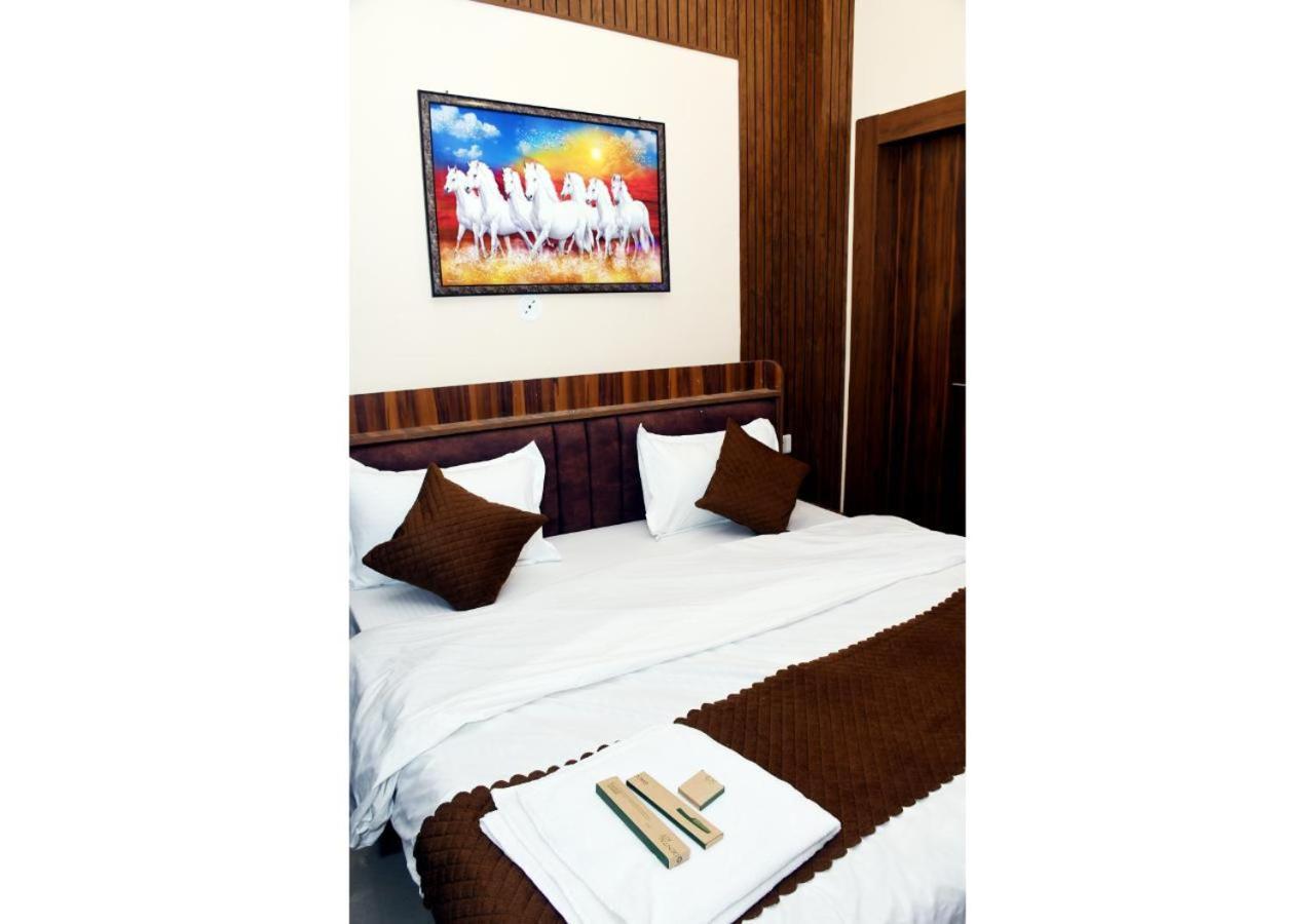Tirupati Balaji Inn Bageshwar Dham Basari Экстерьер фото